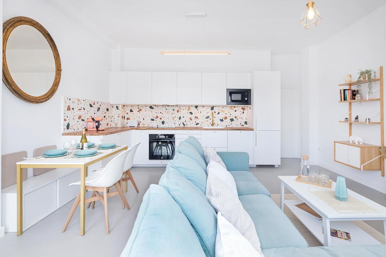 Homey Apt- Atico Con Vistas A La Catedral Малага Экстерьер фото