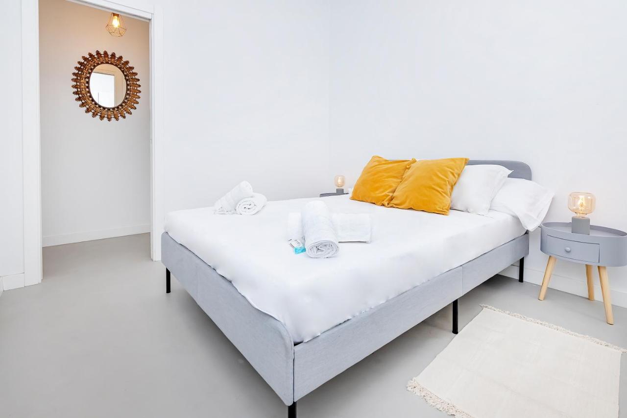 Homey Apt- Atico Con Vistas A La Catedral Малага Экстерьер фото